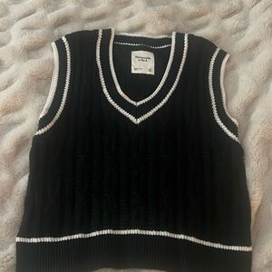 Like new! Abercrombie & Fitch sweater vest \\ women’s xs
